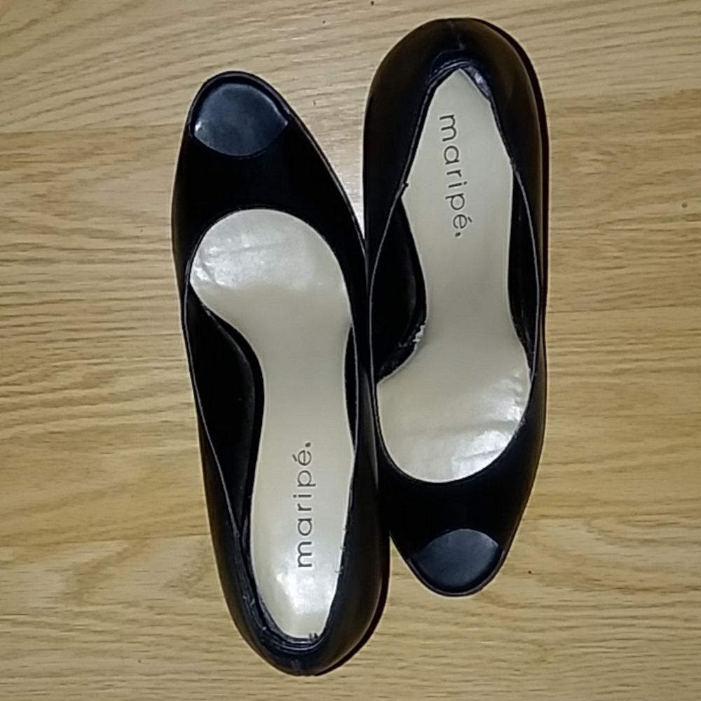 Heels - Picture 2 of 2
